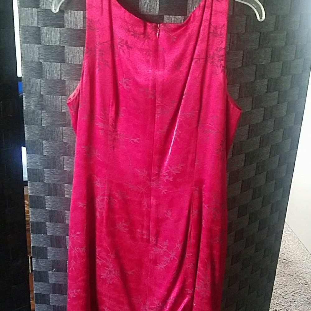 Dress - Picture 3 of 4